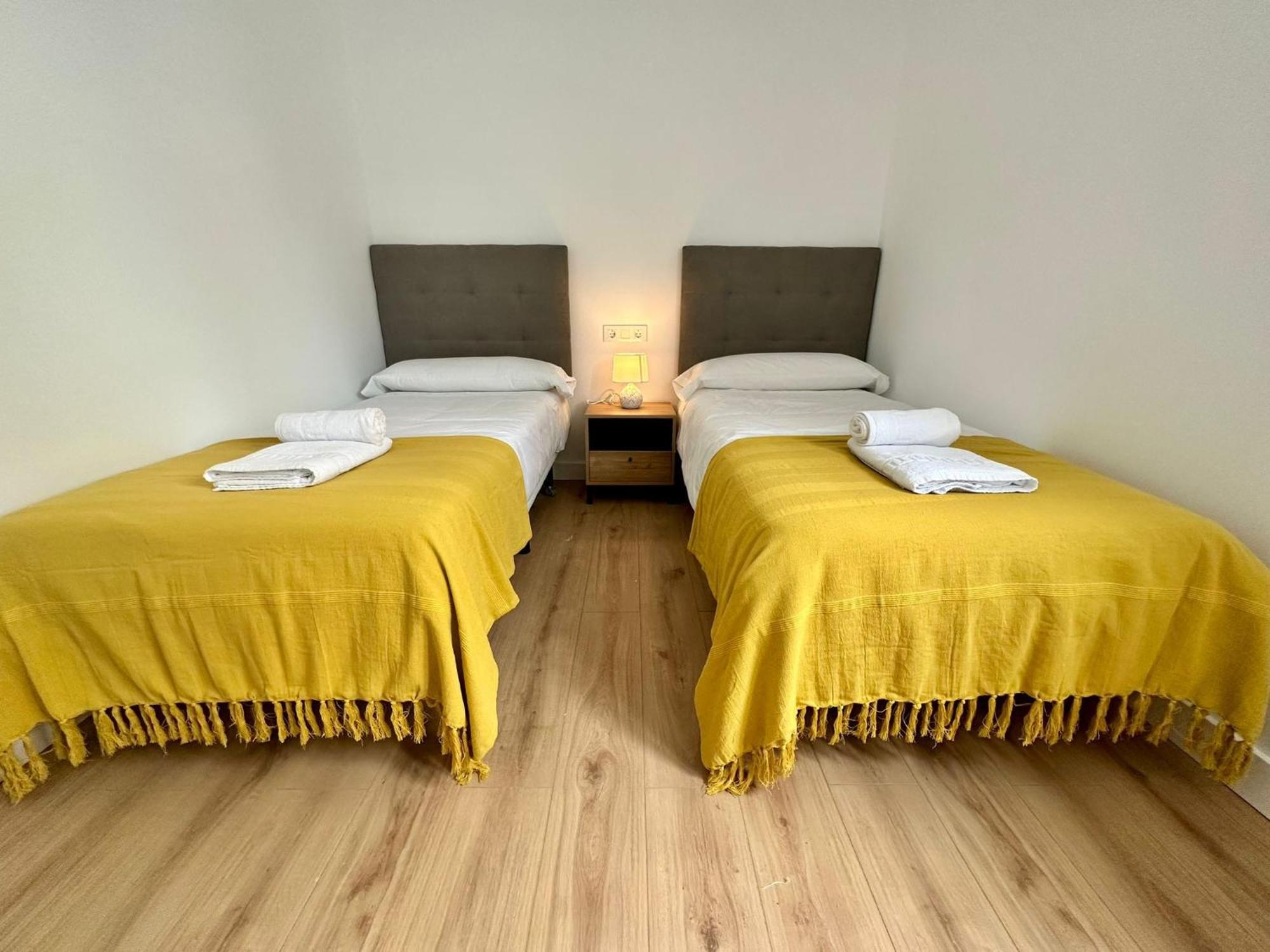 Apartamentos La Muralla Grupo Ac Gestion Cádiz Exteriör bild