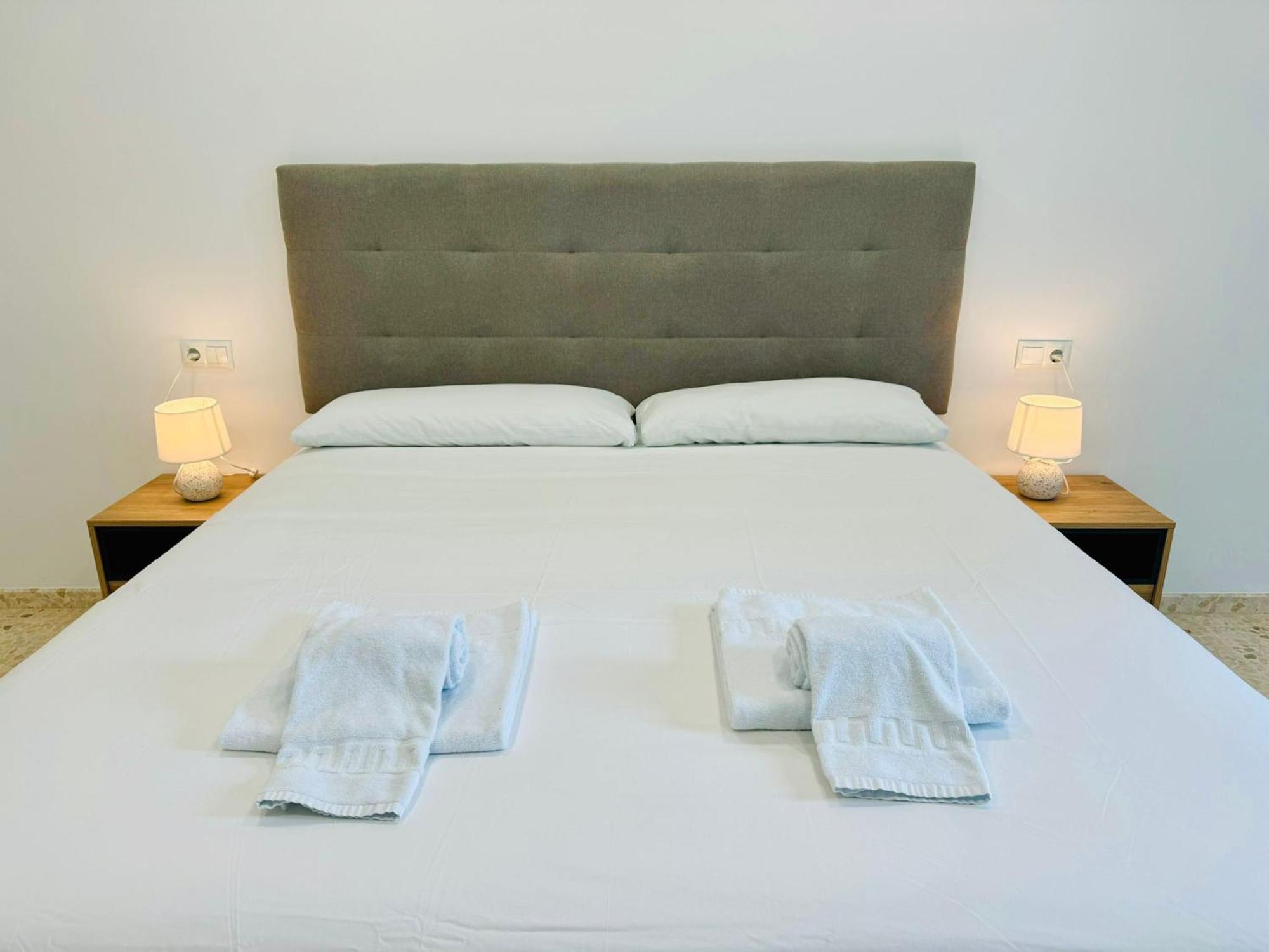 Apartamentos La Muralla Grupo Ac Gestion Cádiz Exteriör bild
