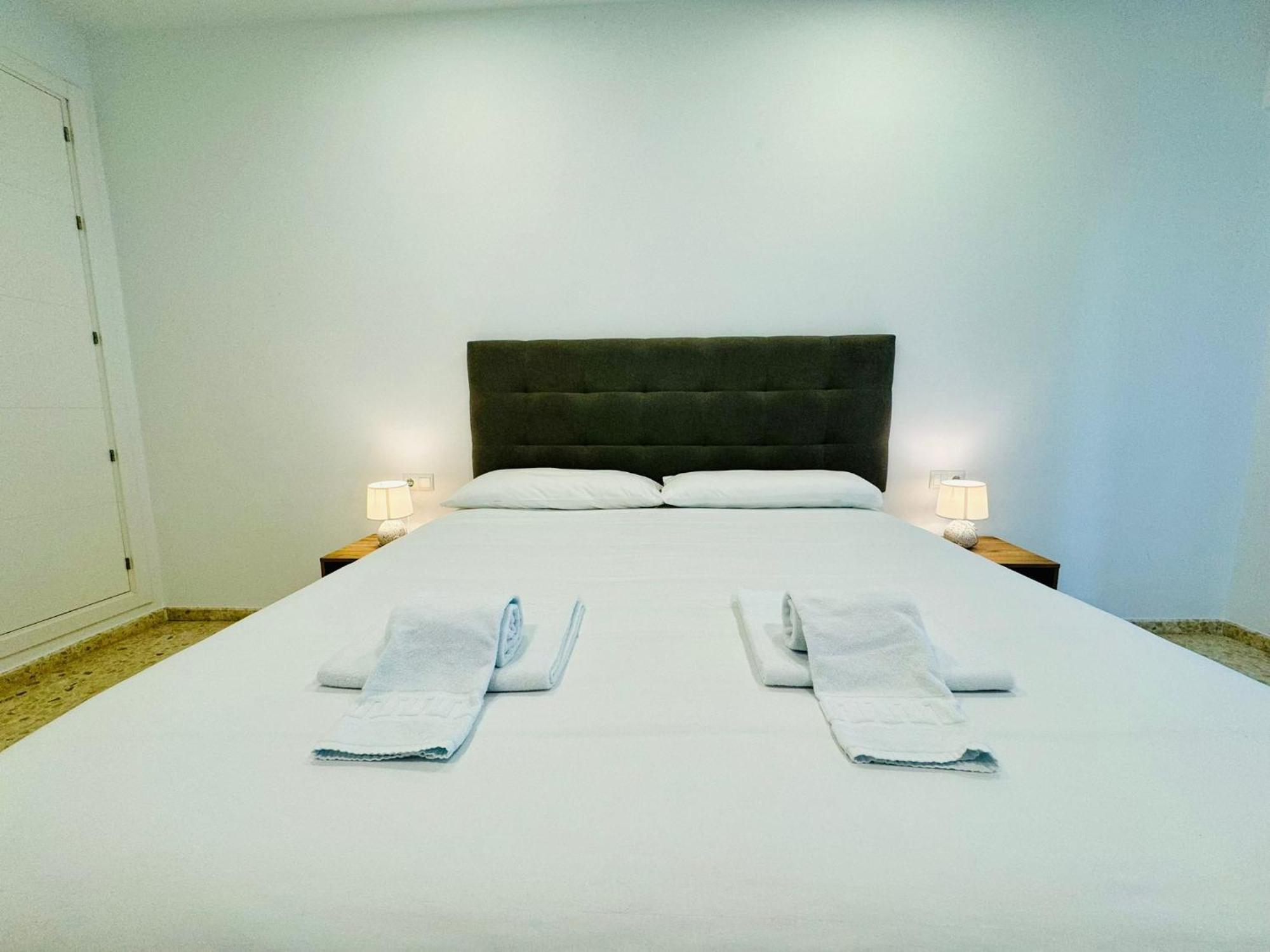 Apartamentos La Muralla Grupo Ac Gestion Cádiz Exteriör bild