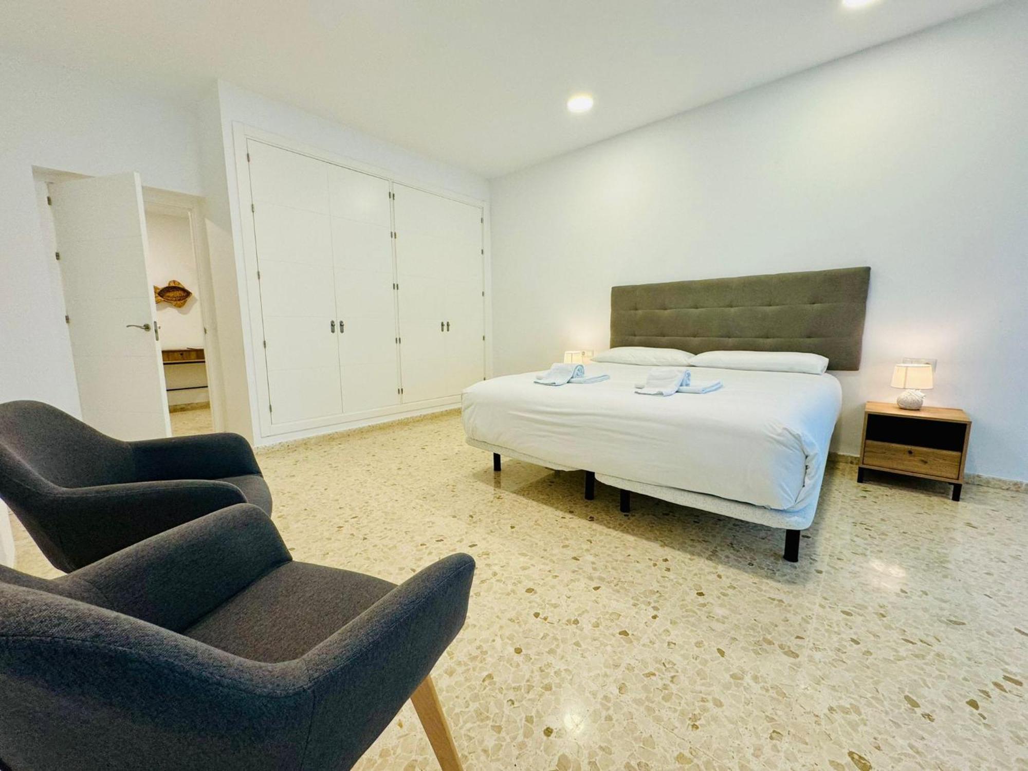 Apartamentos La Muralla Grupo Ac Gestion Cádiz Exteriör bild
