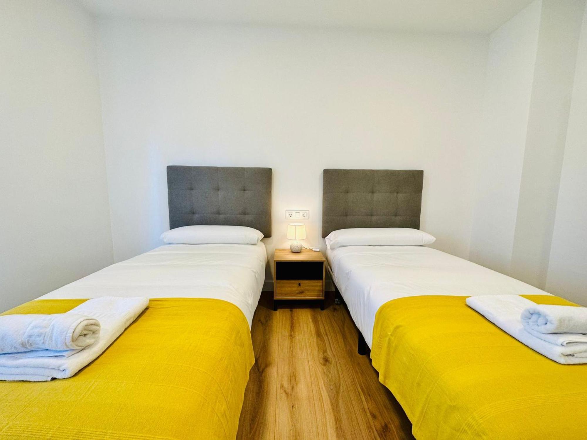 Apartamentos La Muralla Grupo Ac Gestion Cádiz Exteriör bild