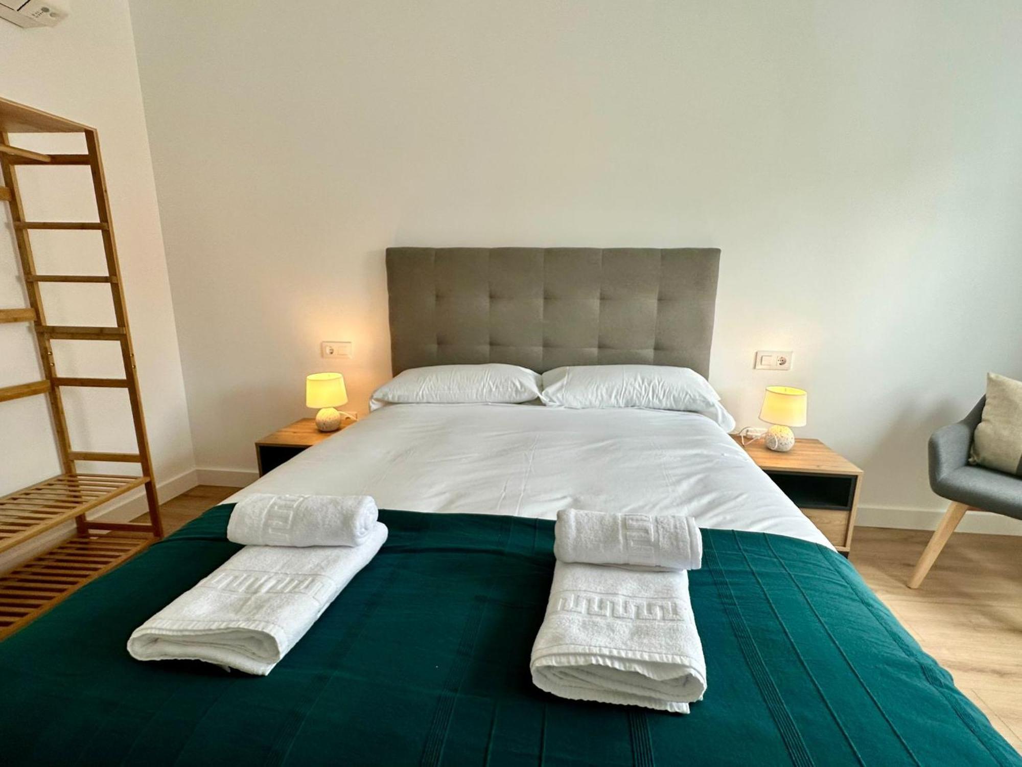 Apartamentos La Muralla Grupo Ac Gestion Cádiz Exteriör bild